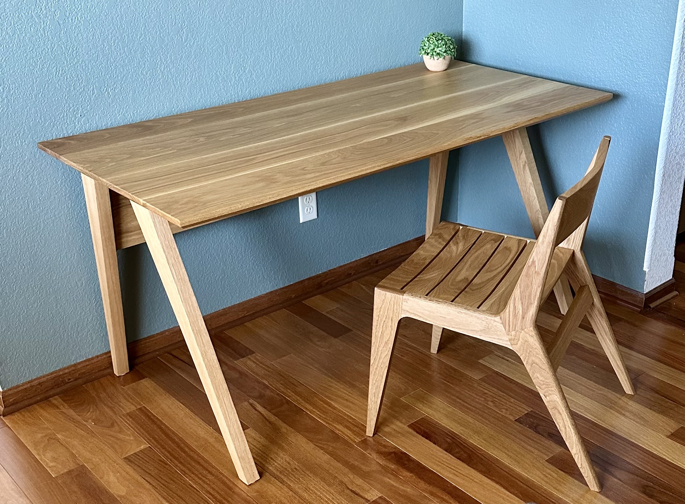 Desk and chair set